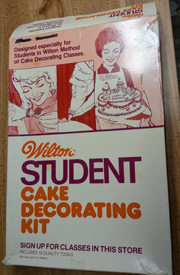 Wilton student cake decorating kit vintage stock no. 2116-105 w org. box