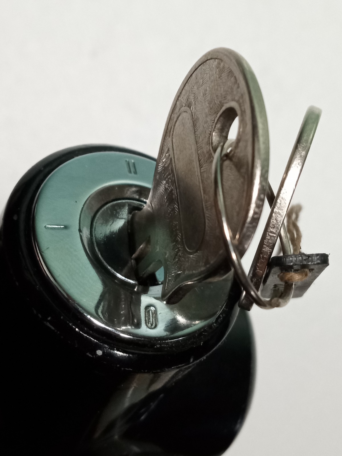 Ferrari 365 GTB/4 Daytona Ignition Switch Lock_Keys_Neiman_168785_246_308_NEW