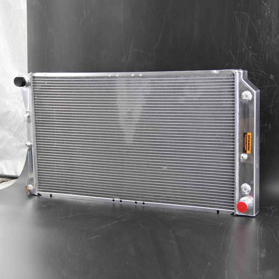 SPAWON Radiator For Chevrolet Caprice Buick Commercial Chassis 1994-1996 3Row AT - Image 3 of 4