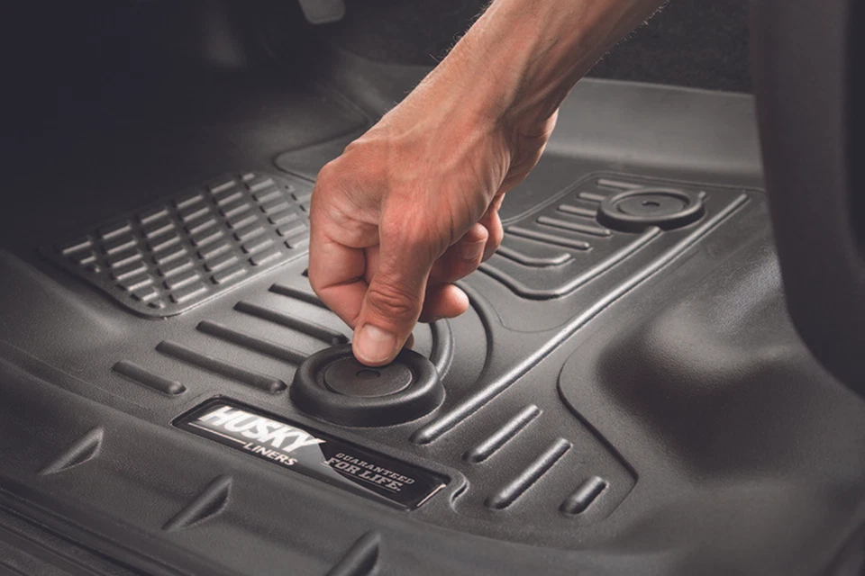 Alfombrillas negras Husky Liners WeatherBeater - Toyota Prius V 2012-2016 - 2 filas Foto 4 de 4