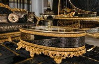 Schwarzer Holz-Couchtisch Im Modernen Stil