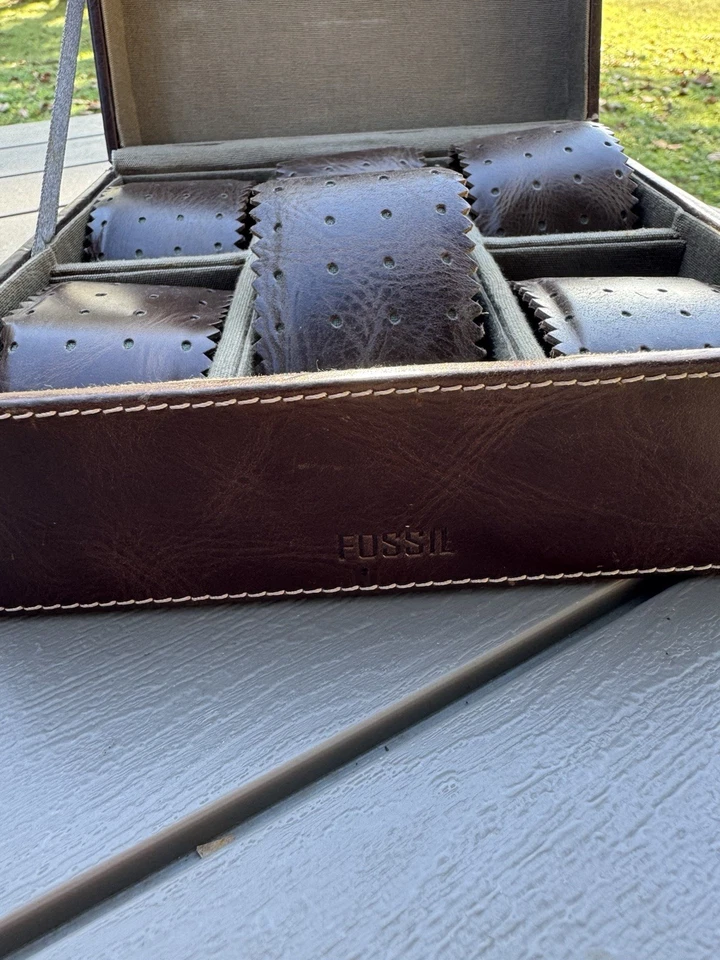 Caja de reloj para hombre Fossil de cuero marrón 6 ranuras - con puños de cuero originales Foto 2 de 4