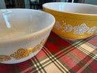 Pyrex 402 and 403 bowls, 1.5qt and 2.5qt, floral pattern