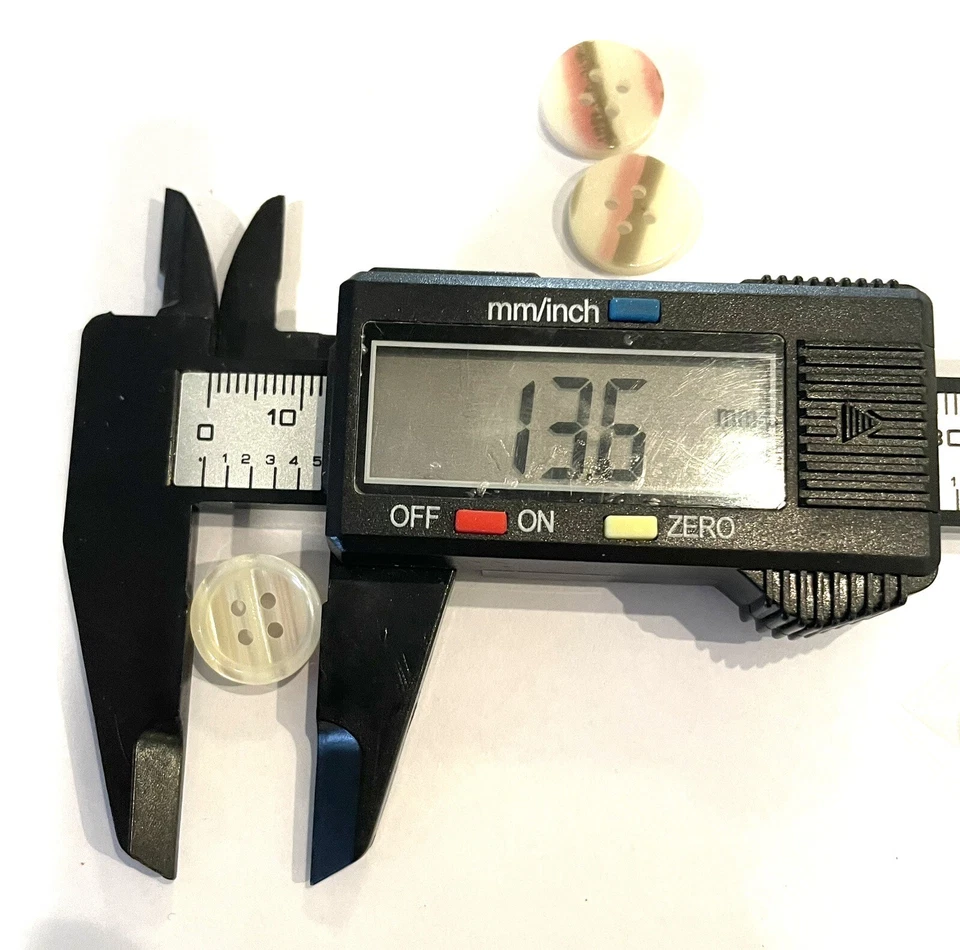 13.5mm X 6 PcS Ivory Shell Frosted Polished Ivory 4 Hole Shirt Buttons - Image 3 of 4