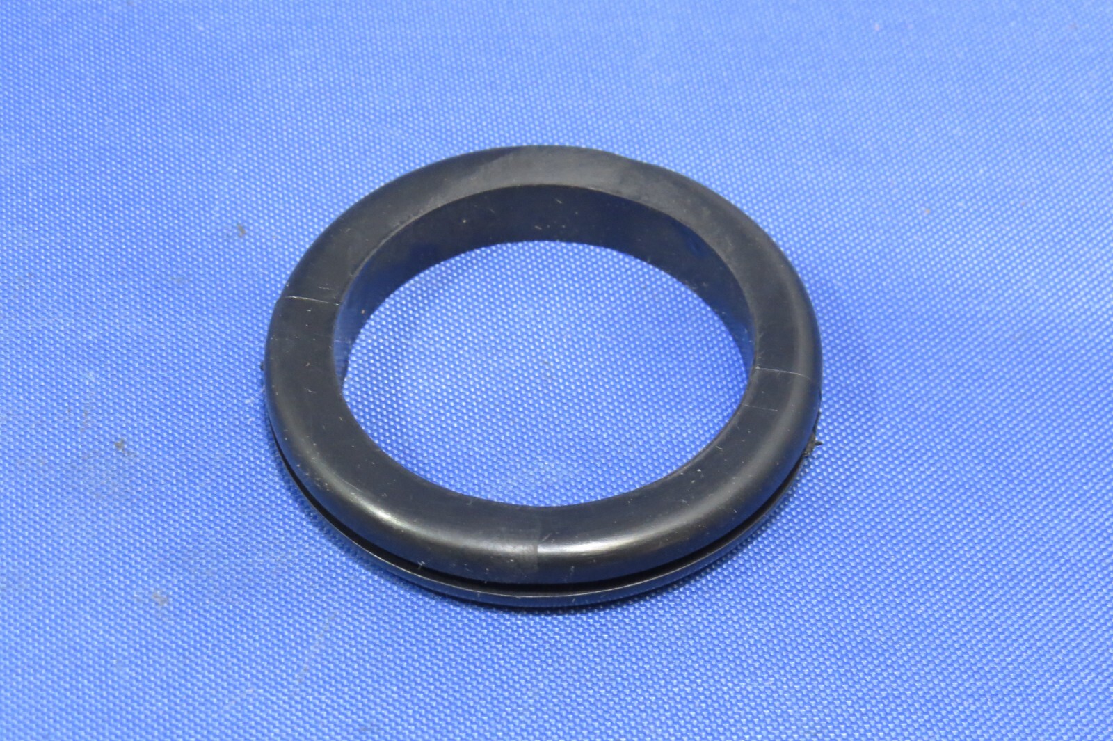 BSA TRIUMPH IGNITION COIL MOUNTING GROMMET 82-9561 NEW