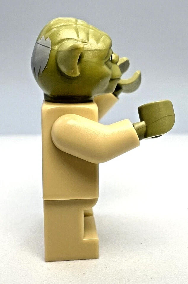 Lego sw0707 YODA - OLIVE GREEN Star Wars Minifigure FAST SHIPPING! - Image 4 of 4