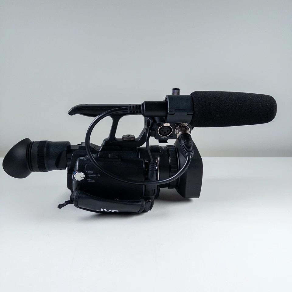 JVC GY-HM100U Pro HD Camcorder Bundle – Mic, Bag Charger 2 Batteries EXCELLENT - Image 4 of 4