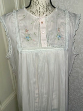 Vtg Barbizon sheer peach cotton nightgown, lace trim embroidered flowers, size L