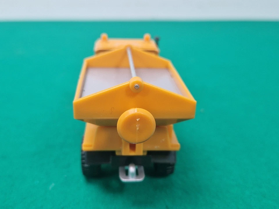 Caminhão de arado de neve fundido 1:43 Hongwell Cararama Mercedes-Benz Unimog - Imagem 4 de 4