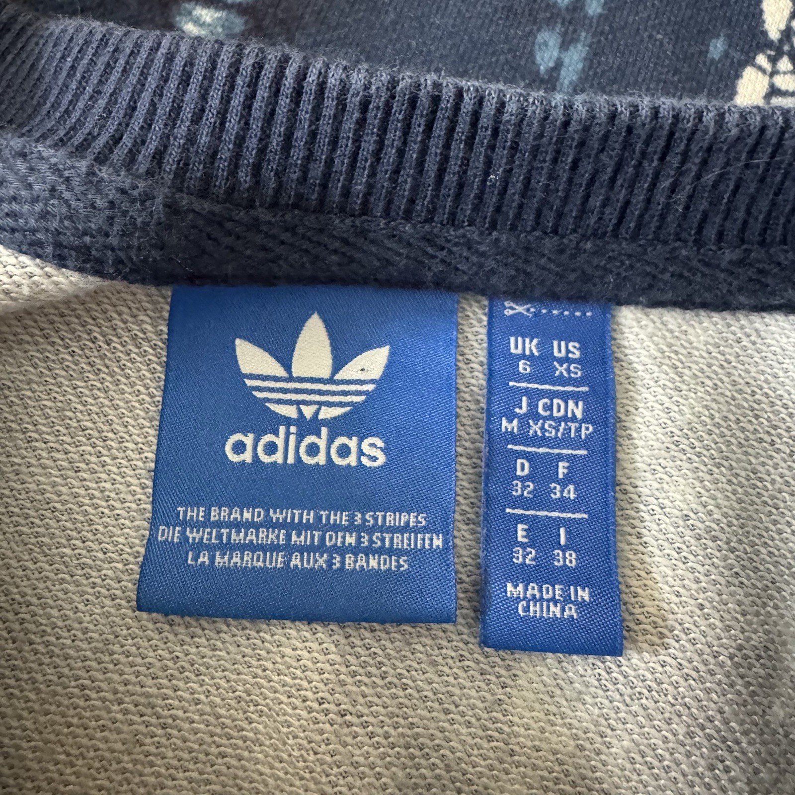 Women’s Adidas x Farm Rio Cirandeira Pullover Crewneck Sweatshirt Size XS image 3