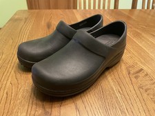 Crocs Women s Work Clog Size 8 Black Slip Res...