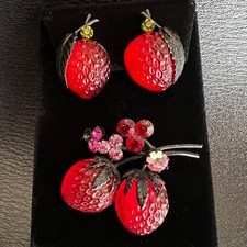 Vintage Austria Red Molded Opaline Glass Strawberry Fruit Brooch & Earrings