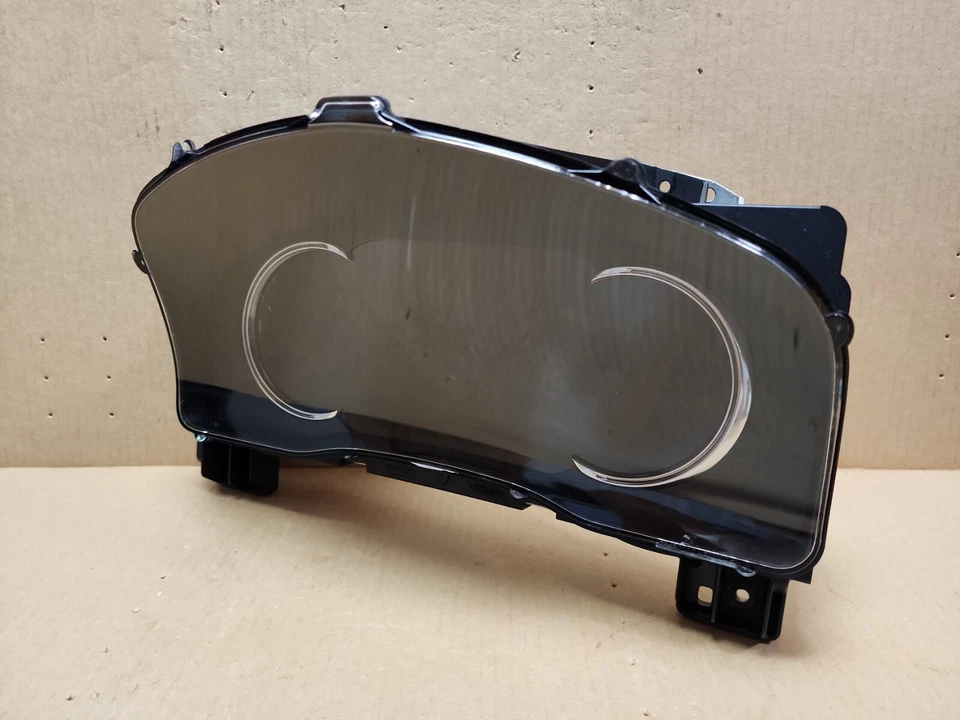 2017 凯迪拉克 ESCALADE ESV 全数字原始设备制造商速度计量集群 84197559 — 第 3/4 张图片