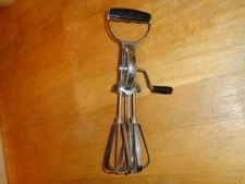 VTG Superwhirl Hand Beater The Turner & Seymour Mfg. Co