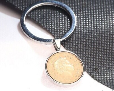 One Pence 1p Luxus Schlüsselring - wählen Sie das Jahr & Farbe Metall - Geburtstagsgeschenk
