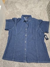 Hartwell Vintage Women's Size Large Short Sleeved Blue Denim Button Shirt NWT