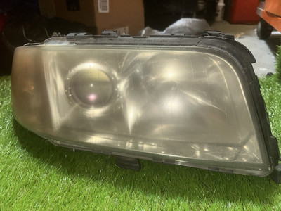 Headlamp Assembly AUDI A8 Right 00 01 02 03  Cloudy 4D0 941 031 A