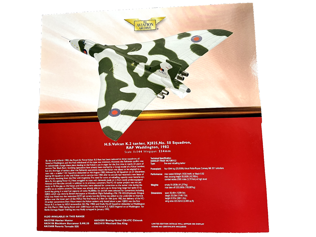Corgi Aviation AA31203 Avro Vulcan K2 Tanker RAF 50 Squadron