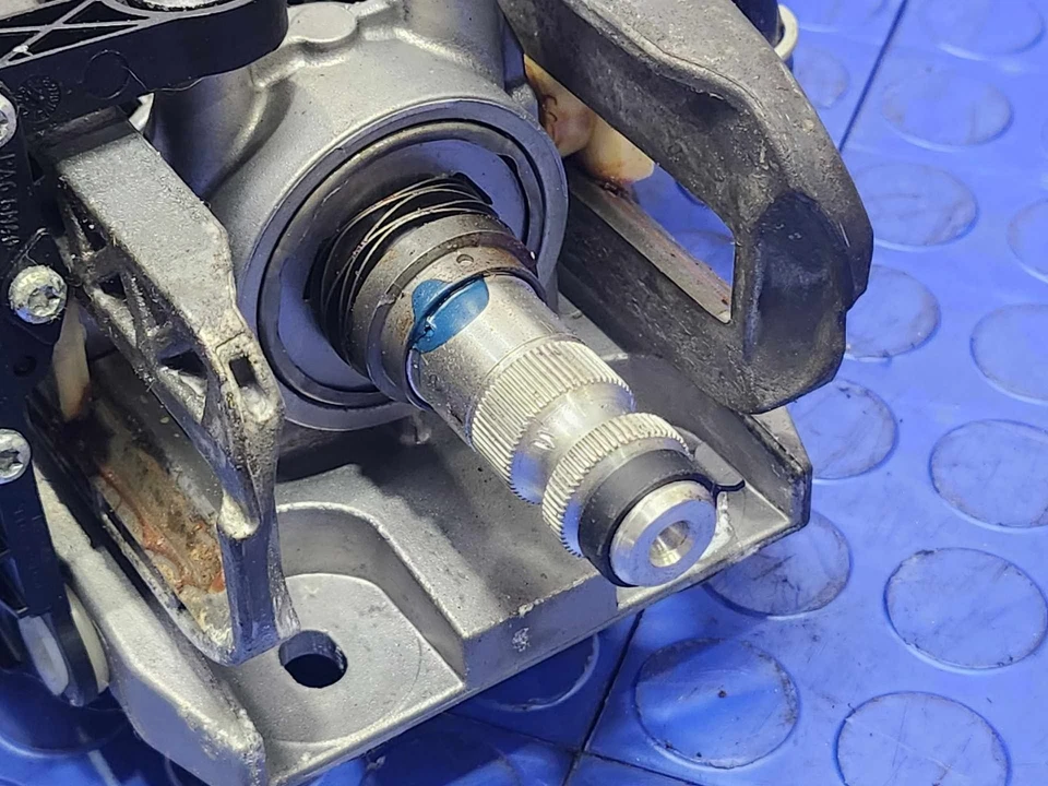 Оригинальная электрическая регулируемая рулевая колонка 12–16 BMW 528i xDrive 32306788155 - Изображение 4 из 4