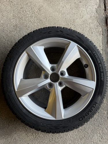 Original Audi A1 Felge Neu 16 Zoll Mit Ungefahrenem Winterreifen 215/45 R16