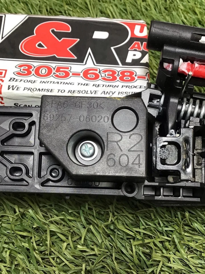 ✅ Manija de puerta exterior derecha Toyota Camry 2017 1H1 FF15 Pn: 69257-06020 OEM Foto 3 de 4