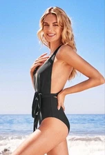 CUPSHE Women's Size SMALL Natalie Plunging Tie Front One Piece Black Swimsuit