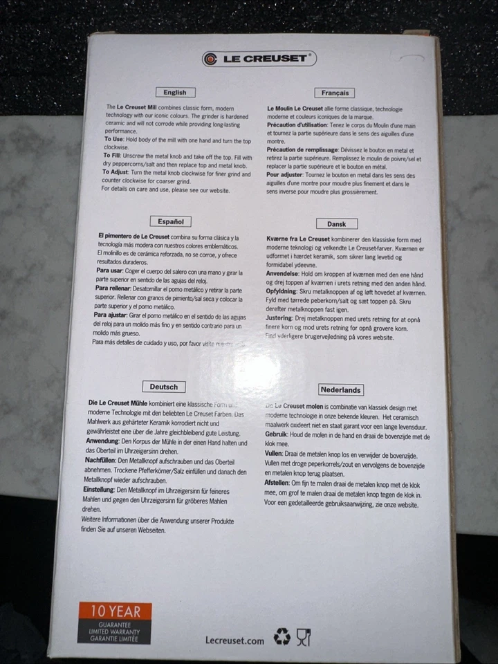 NIB Le Creuset Salt & Pepper Mill, 8" x 2 1/2", White & Black 21CM CLA P+S - Image 2 of 2