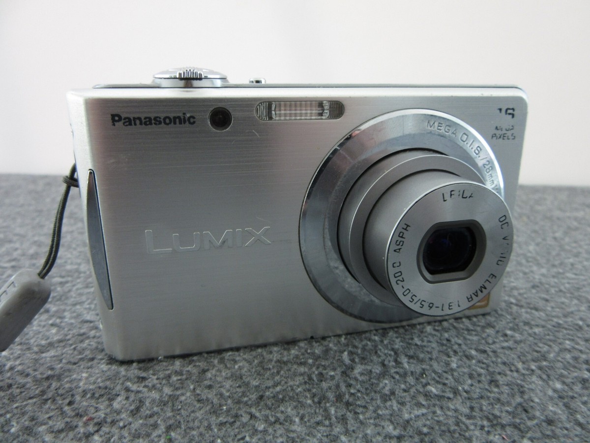 Panasonic Lumix DMC-FH5 16MP Digital Camera w/Box FOR PARTS