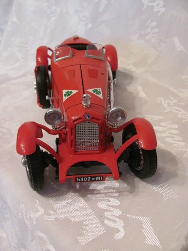 Bburago / Burago 1:18 - Alfa Romeo 2300 Monza - 1934 - rot Rarität !!! - Bild 3 von 8