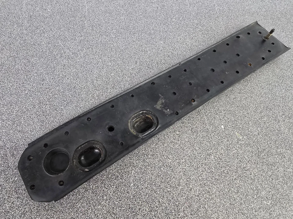 NICE USED ORIGINAL PORSCHE 911 930 LEFT REAR BUMPER RUBBER IMPACT STRIP — 第 3/4 张图片