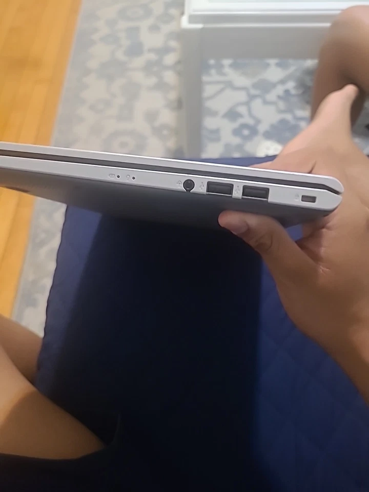 ASUS Vivobook 14" Laptop Used Condition With Charger Included - Image 2 of 4