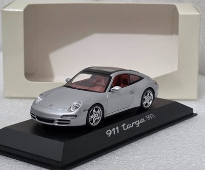 Porsche 911 Targa ミニカー シルバー s-l400.jpg