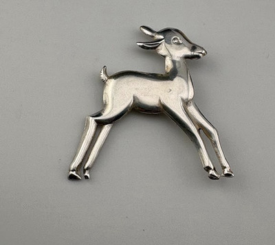 VINTAGE STERLING SILVER DEER FAWN BROOCH PIN 2 X 1 7/8'' BAMBI STYLE 780