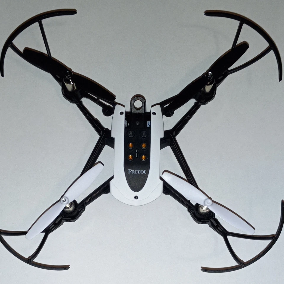 Parrot Mambo Race Drone With Case and manual - no battery - no flypad - Image 2 of 4