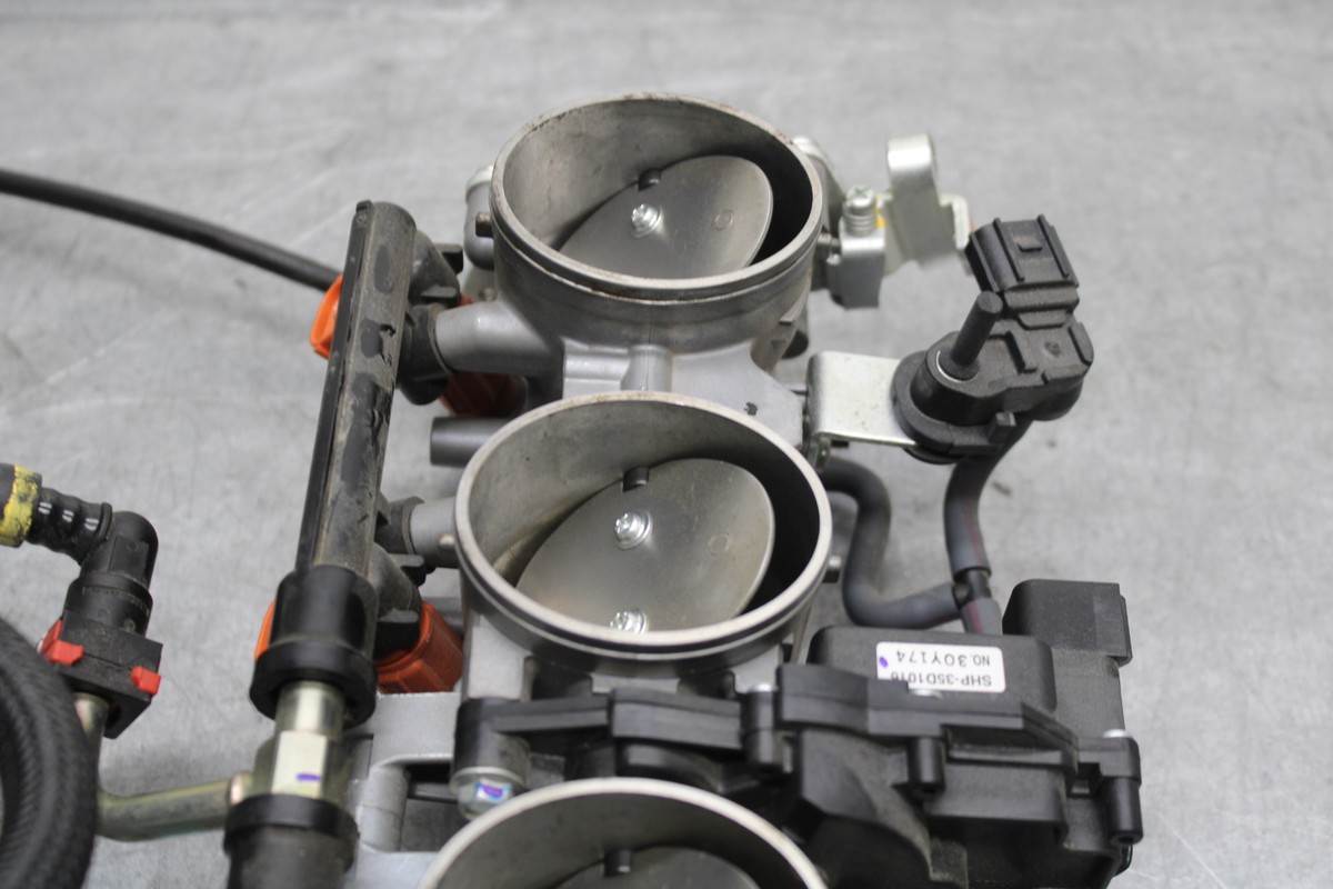 13-18 KAWASAKI NINJA ZX6R MAIN FUEL INJECTORS / THROTTLE BODIES