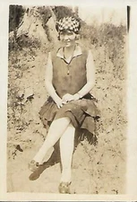 Small Found Photo EARLY 20TH CENTURY GIRL Black and White YOUNG WOMAN 22 48 D