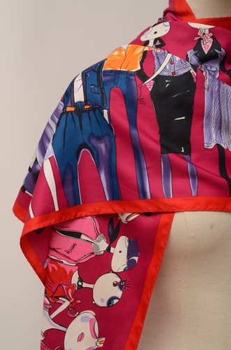 Sciarpa donna Love Moschino lusso multicolore stampata in seta - Foto 19 di 21