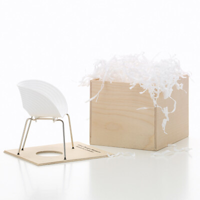VITRA - Miniatur Tom Vac Arad - Stuhl mit Holzbox - NEU