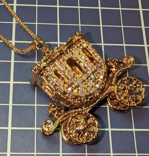 Enchanting Betsey Johnson Gold & AB Crystal Victorian Princess Carriage Necklace - Picture 7 of 9