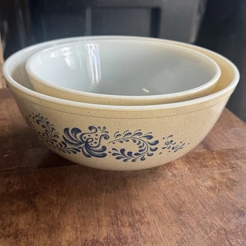 Vintage Pyrex #403 Homestead 2.5 And 3 Qt. Mixing Bowl Beige Blue Speckled Set