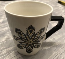 Schöne Kaffeetasse von Becky‘s in Weiß-Schwarz — ca. 10 cm hoch, 9 cm Durchm.