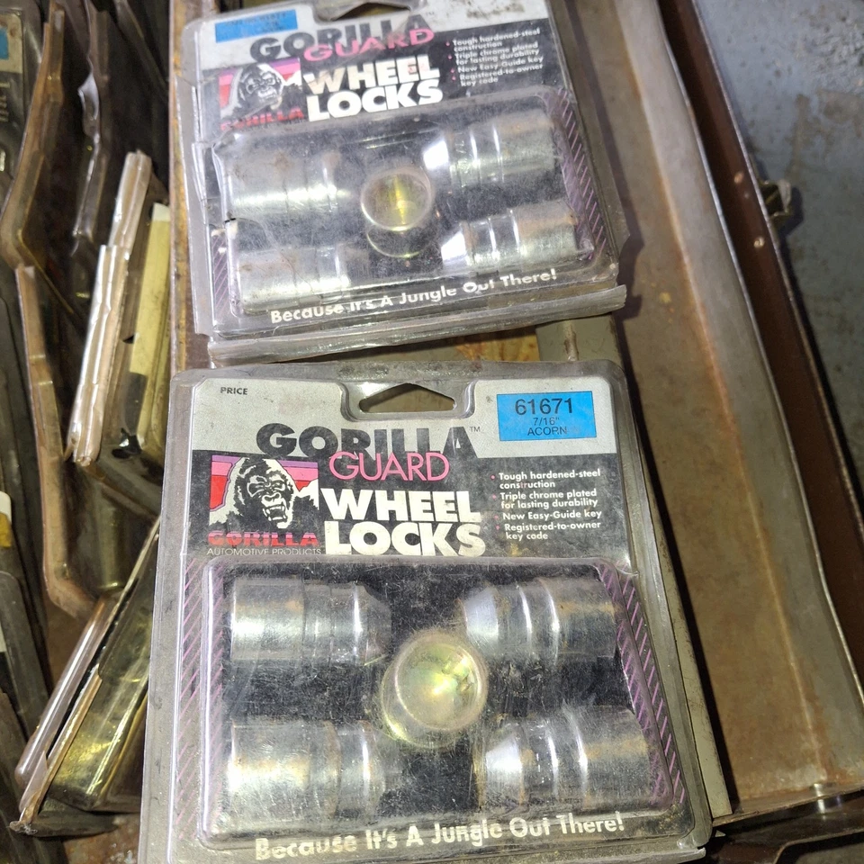 全新 Gorilla 4 件套 带 7/16 键 钢橡子车轮锁 61671 — 第 2/3 张图片