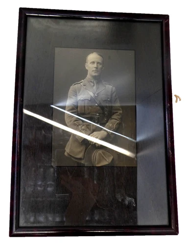 ANTIQUE FRAMED WW1 SOLDIER MILITARY PHOTOGRAPH PHOTO NEW ZEALAND PORTRAIT