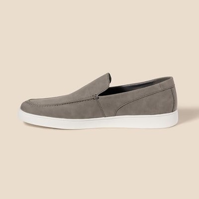 AMAZON ESSENTIALS MEN'S SLIP-ON LOAFER SNEAKERS SIZE: MEN 11 GRAY