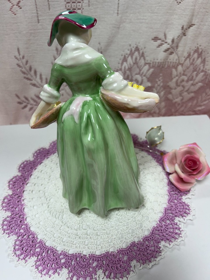 NEWRoyal Doulton China 1935 Daffy Down Dilly Figurine HN 1712 Made In
