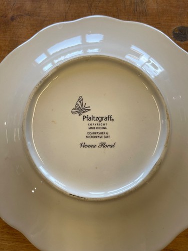 Plato de ensalada Pfaltzgraff VIENA FLORAL 8 1/2" 1 EA 5 disponible - Imagen 3 de 3