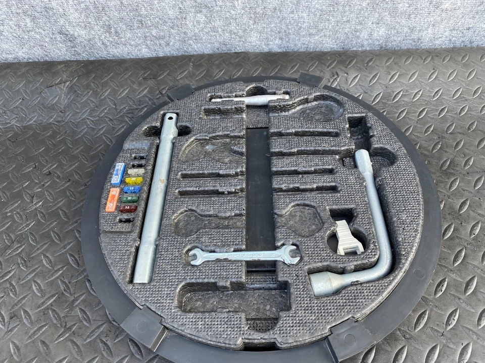 Kit de herramientas de gato de neumático de repuesto de emergencia fabricante original Mercedes W220 W215 S55 S500 S430 Cl500 Foto 2 de 4