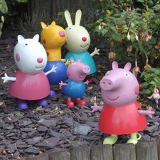 Full Range Officially Licensed Peppa Pig & Friends Indoor Outdoor Metal Ornament