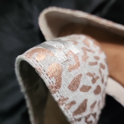Toms Gold Bronze Leopard Print Canvas Flats Shoes Size 9 Dressy Casual Business - Picture 3 of 10