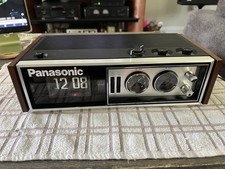 Vintage 1969 premium Panasonic National RC-7469 AM/FM AFC alarm walnut FlipClock